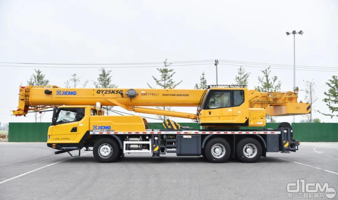 徐工40吨汽车吊QY40K5C_2汽车起重机建筑工地、城市狭小空间出入无忧！
