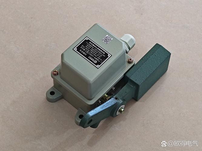 行程开关总坏？GB/T 3811对起重机限位装置有明确要求